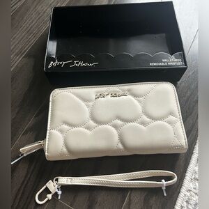 BETSEY JOHNSON cream wallet with removable wristlet